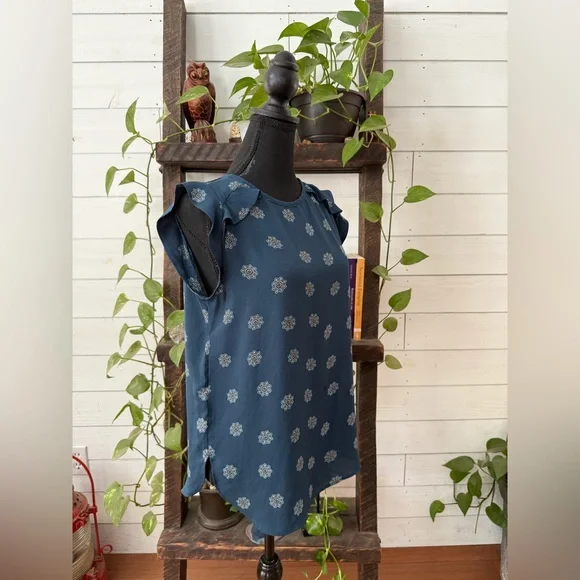 Loft Floral Blue Women's Flutter Sleeve Top - Picture 10 of 14